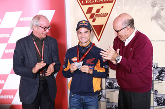 Vito Ippolito, Président de la FIM, Dani Pedrosa, Repsol Honda Team, Carmelo Ezpeleta, PDG de Dorna Sports
