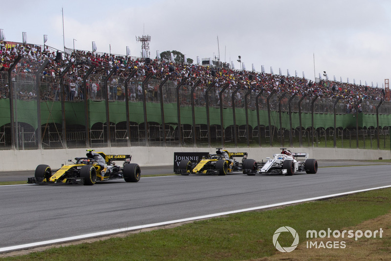 Carlos Sainz Jr., Renault Sport F1 Team R.S. 18, Nico Hulkenberg, Renault Sport F1 Team R.S. 18 et Marcus Ericsson, Sauber C37 