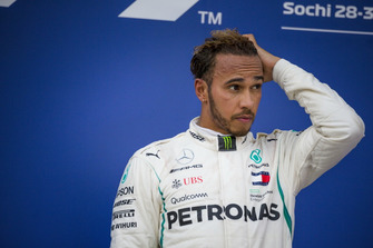 Lewis Hamilton, Mercedes AMG F1 sur le podium