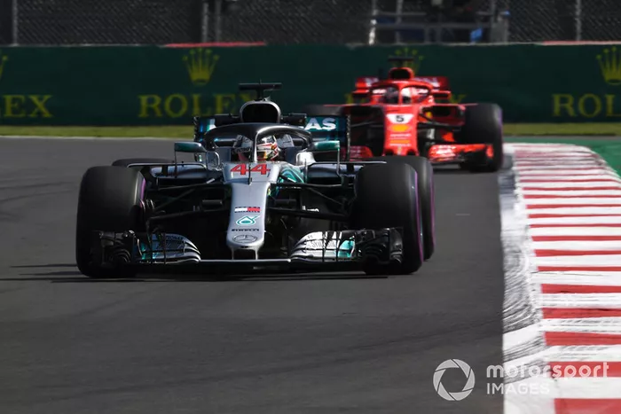 Lewis Hamilton, Mercedes AMG F1 W09 EQ Power+ y Sebastian Vettel, Ferrari SF71H 