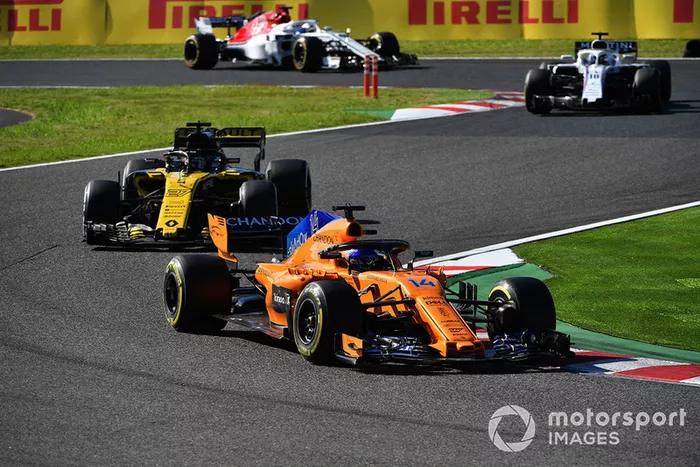 Fernando Alonso, McLaren MCL33, Nico Hulkenberg, Renault Sport F1 Team R.S. 18 y Lance Stroll, Williams FW41 