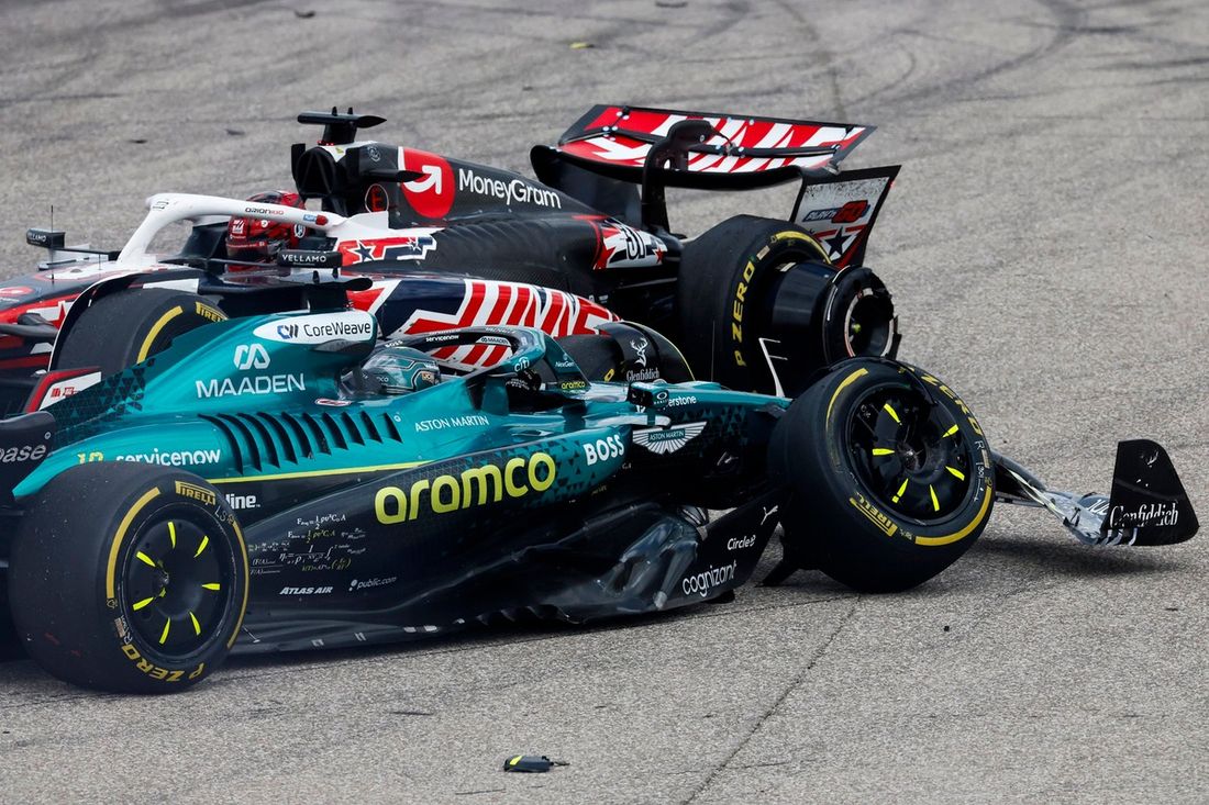 Lance Stroll, Aston Martin Racing, Esteban Ocon, Haas F1 Team accidente