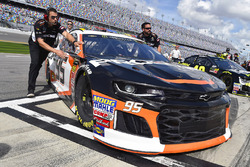 Kasey Kahne, Leavine Family Racing Chevrolet Camaro and Travis Mack