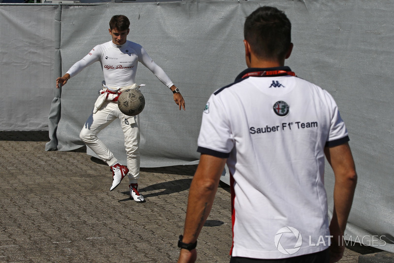 Charles Leclerc, Sauber bermain sepak bola