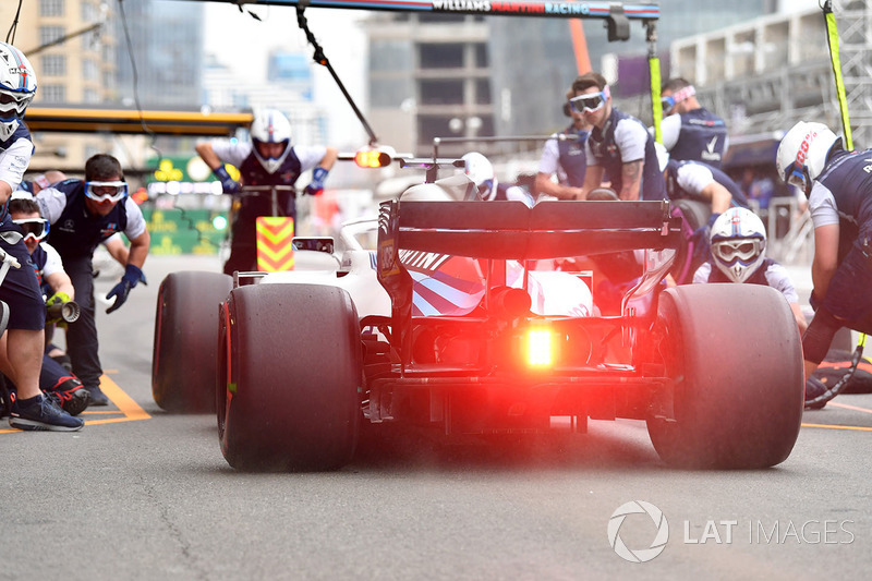 Lance Stroll, Williams FW41 pit stop