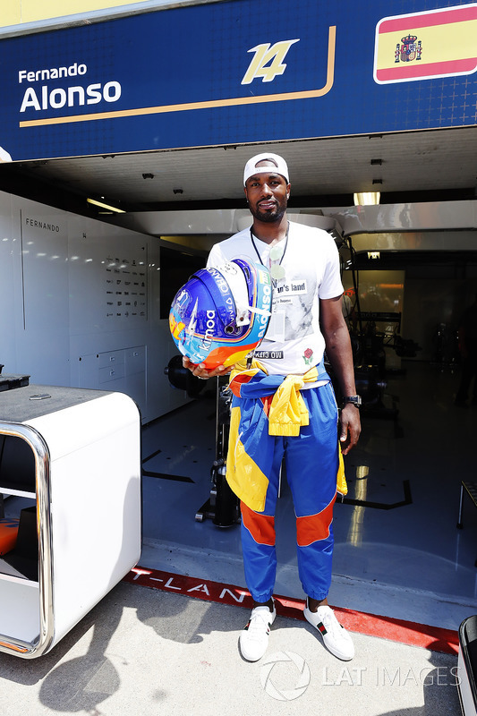 Serge Ibaka, Toronto Raptors NBA - Fernando Alonso, McLaren.