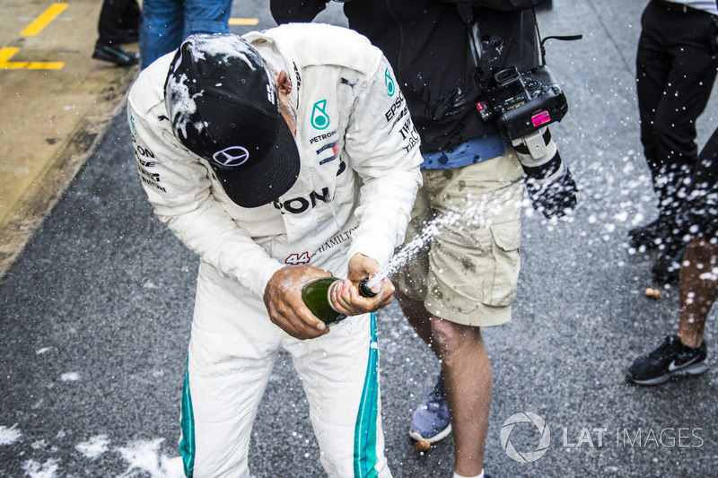 Lewis Hamilton, Mercedes-AMG F1 celebra