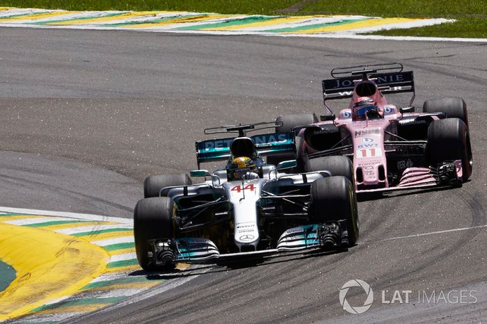Lewis Hamilton, Mercedes AMG F1 W08, Sergio Perez, Sahara Force India F1 VJM10