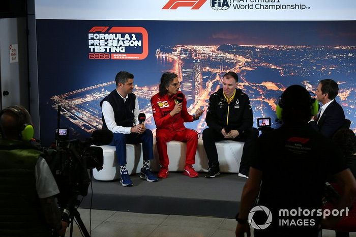 Michael Masi, Director de Carrera, Laurent Mekies, Director Deportivo, Ferrari y Alan Permane, Director Deportivo, Renault Sport F1 Team en la conferencia de prensa