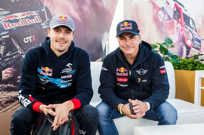 #303 JCW X-Raid Team: Jakub Przygonski, #305 JCW X-Raid Team: Carlos Sainz
