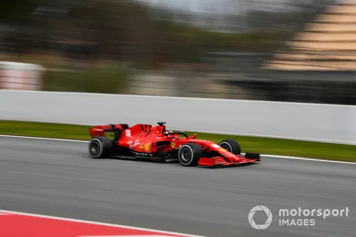Entre as regiões afetadas estão Modena, onde fica a sede da Ferrari, Milão, sede da Pirelli, Lombardia, local da sede da equipe da Yamaha na MotoGP, além de Pesaro e Urbino, onde mora o multicampeão Valentino Rossi. A Fórmula 1 já anunciou que, caso algum piloto ou equipe não puder chegar a um país, a categoria não fará uma corrida que seja válida para o mundial