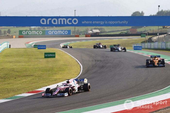 Sergio Pérez, Racing Point RP20, Lando Norris, McLaren MCL35 