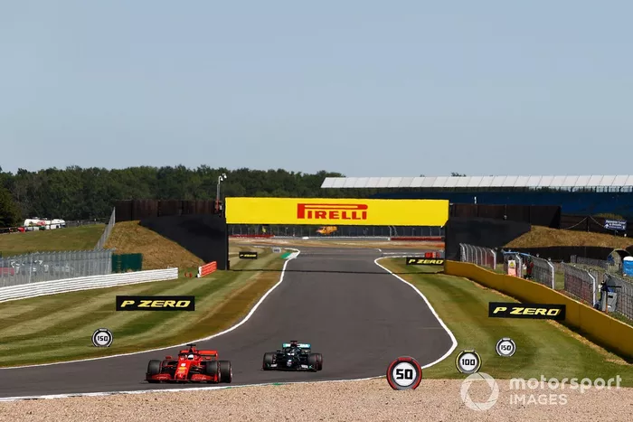 Sebastian Vettel, Ferrari SF1000, Lewis Hamilton, Mercedes F1 W11