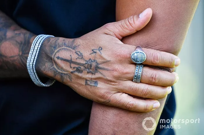 Tatuajes de Lewis Hamilton, Mercedes-AMG Petronas F1