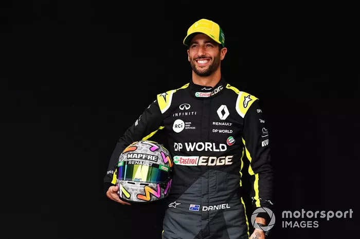 El casco de Daniel Ricciardo, Renault F1 Team para Australia