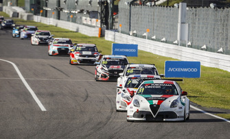 Kevin Ceccon, Team Mulsanne Alfa Romeo Giulietta TCR leads