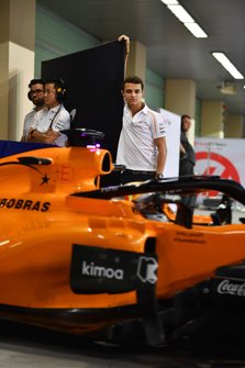 Lando Norris, McLaren and Carlos Sainz Jr., McLaren MCL33