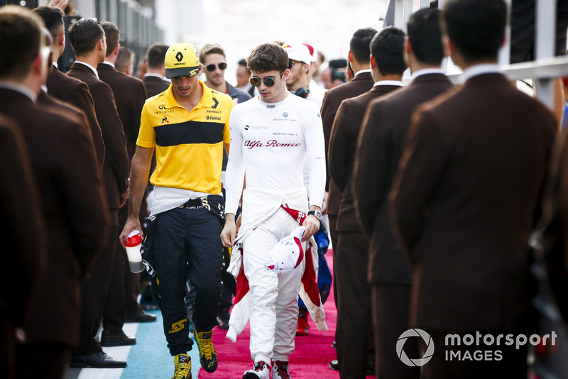 Карлос Сайнс, Renault Sport F1 Team, и Шарль Леклер, Alfa Romeo Sauber