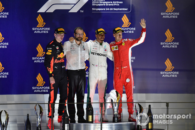 Podyum: 2. Max Verstappen, Red Bull Racing, Yarış galibi Lewis Hamilton, Mercedes AMG F1 ve 3. Sebastian Vettel, Ferrari