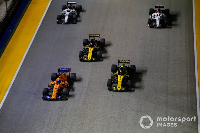 Fernando Alonso, McLaren MCL33, Carlos Sainz Jr., Renault Sport F1 Team R.S. 18, Nico Hulkenberg, Renault Sport F1 Team R.S. 18, Charles Leclerc, Sauber C37, y Marcus Ericsson, Sauber C37