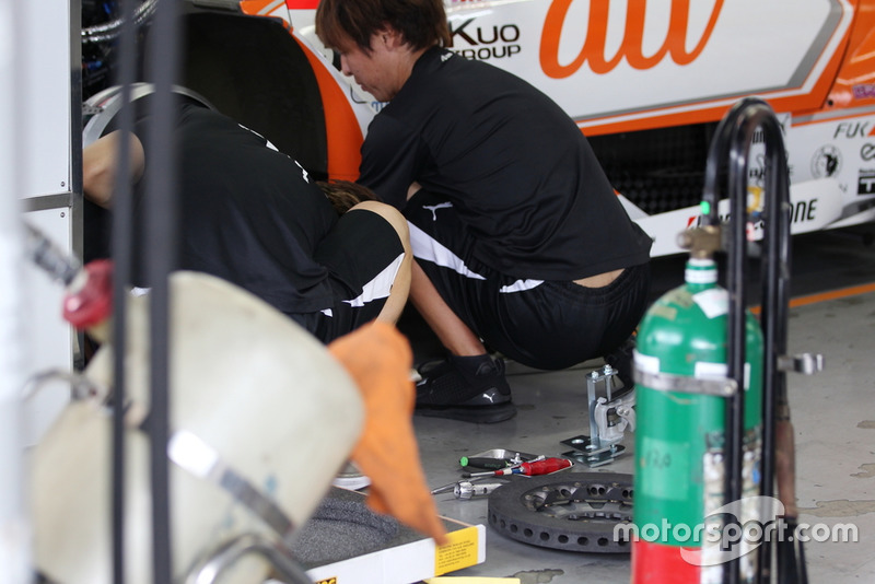 #36 au TOM’S LC500