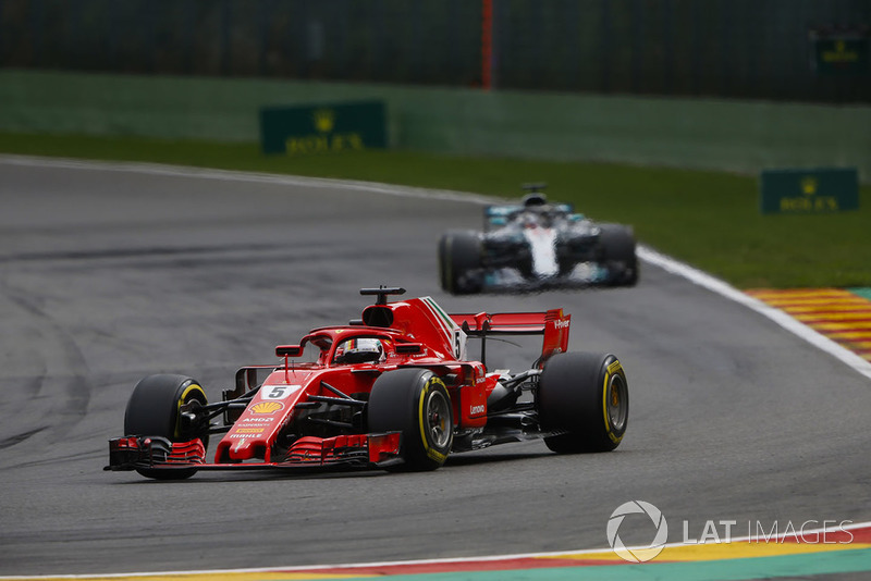 Sebastian Vettel, Ferrari SF71H, y Lewis Hamilton, Mercedes AMG F1 W09