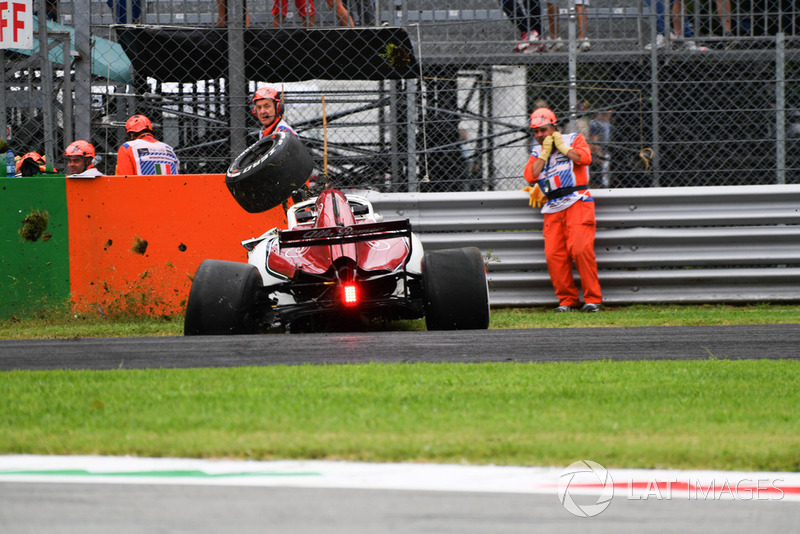 Marcus Ericsson, Sauber C37 crash