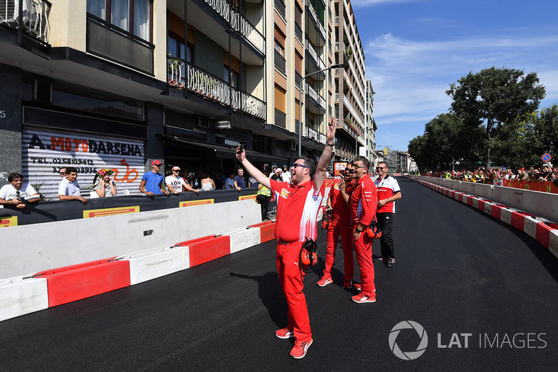Ferrari mechanics