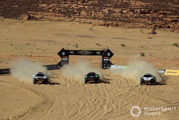 Catie Munnings, Timmy Hansen, Andretti United Extreme E, Christine 'GZ' Giampaoli Zonca, Oliver Bennett, Hispano Suiza Xite Energy Team, y Mikaela Ahlin-Kottulinsky, Jenson Button, JBXE Extreme-E Team