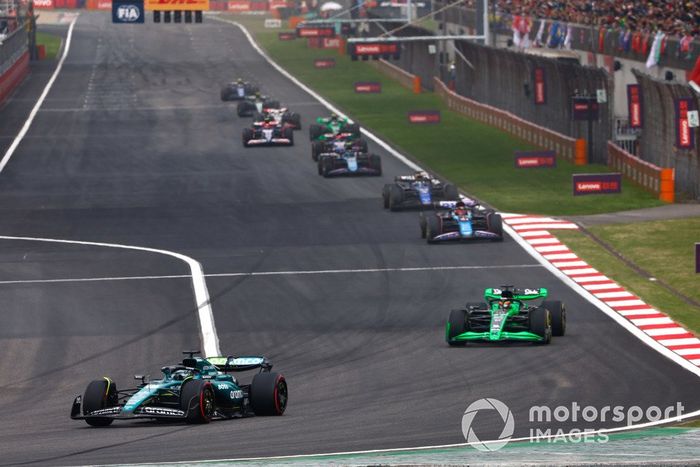 Lance Stroll, Aston Martin AMR24, Valtteri Bottas, Kick Sauber C44, Esteban Ocon, Alpine A524