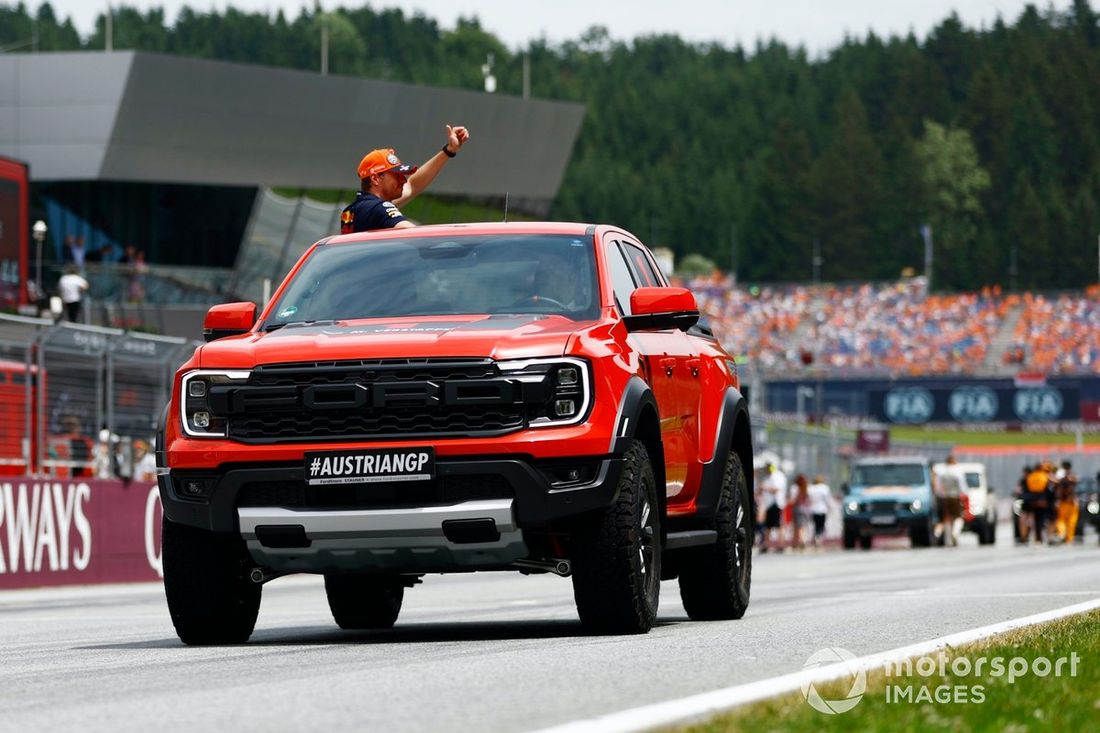 Max Verstappen, Red Bull Racing, podczas parady kierowców