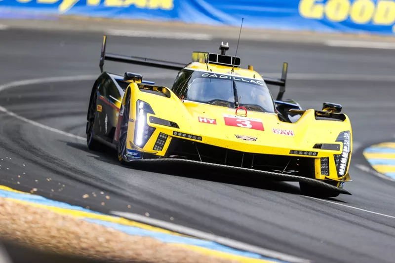 #3 Cadillac Racing Cadillac V-Series.R : Sebastien Bourdais, Renger Van Der Zande, Scott Dixon