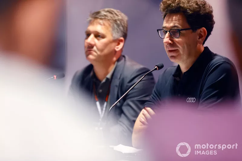 Gernot Dollner, PDG d'Audi, et Mattia Binotto, PDG et directeur technique de l'écurie de F1 Stake KICK Sauber
