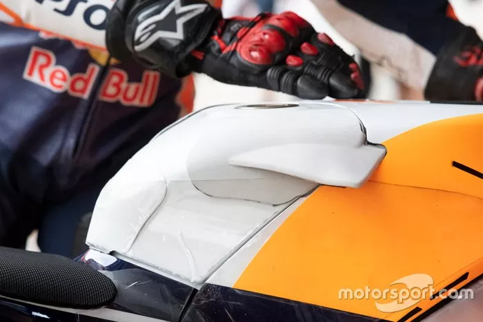 Jorge Lorenzo, Repsol Honda Team, fuel tank