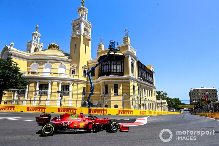 Carlos Sainz Jr., Ferrari SF21