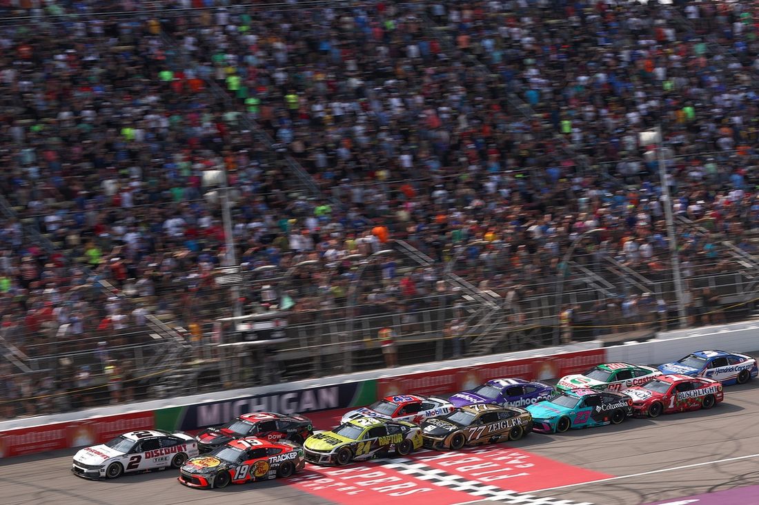 Austin Cindric, Team Penske Ford, Chase Briscoe, Joe Gibbs Racing Toyota