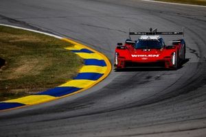 #31 Cadillac Action Express Cadillac V- Series.R: Jack Aitken, Earl Bamber, Frederik Vesti