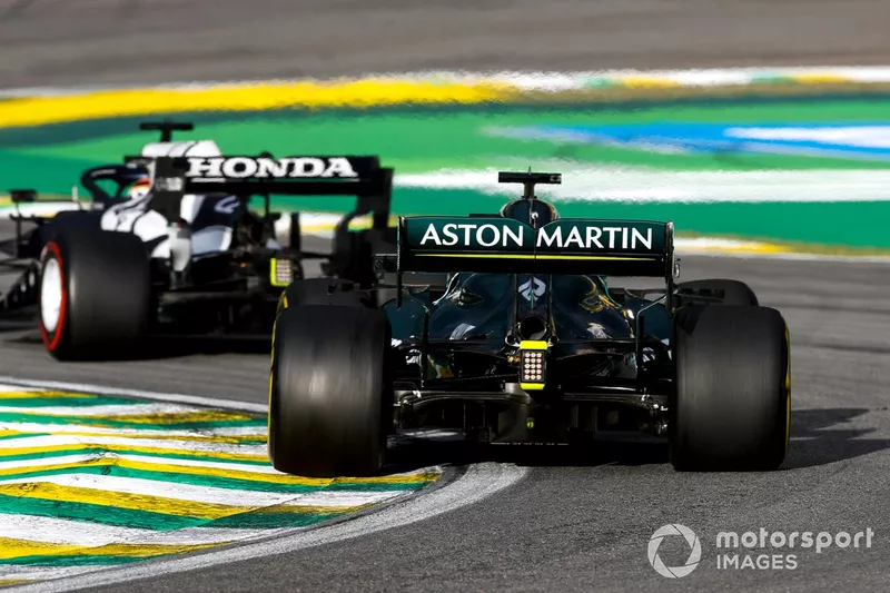 Yuki Tsunoda, AlphaTauri AT02, Lance Stroll, Aston Martin AMR21