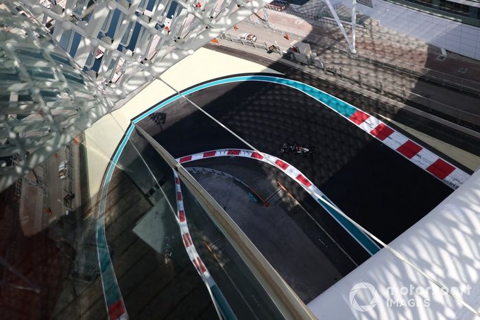 George Russell, Mercedes W10 con los Pirelli de 18 pulgadas