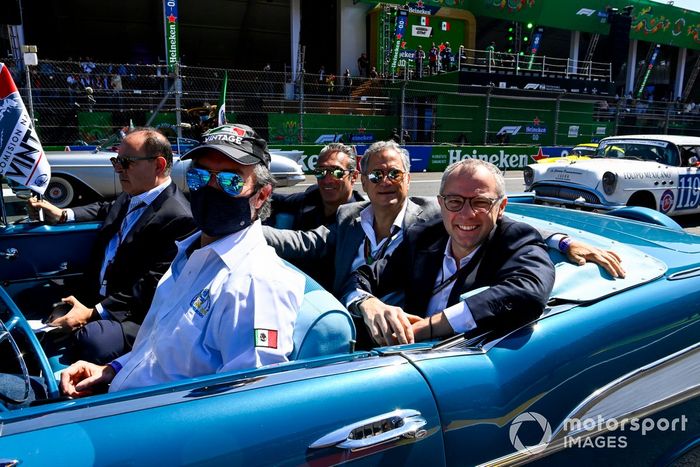 Stefano Domenicali, director general de la Fórmula 1, Alejandro Soberón Kuri, director de CIE, Federico González Compeán, Director del GP de México y Carlos Slim Domit