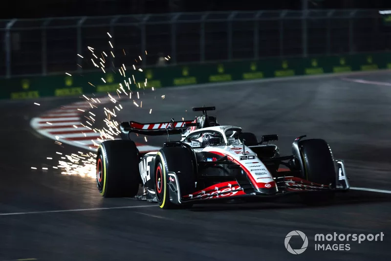Kevin Magnussen, Haas VF-23