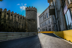 Le virage 10 avec le château