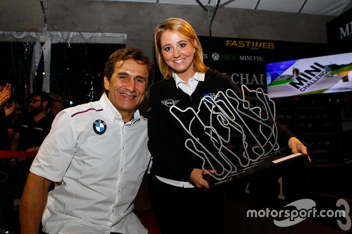 Alex Zanardi, BMW Team Italia, en la ceremonia de premiación