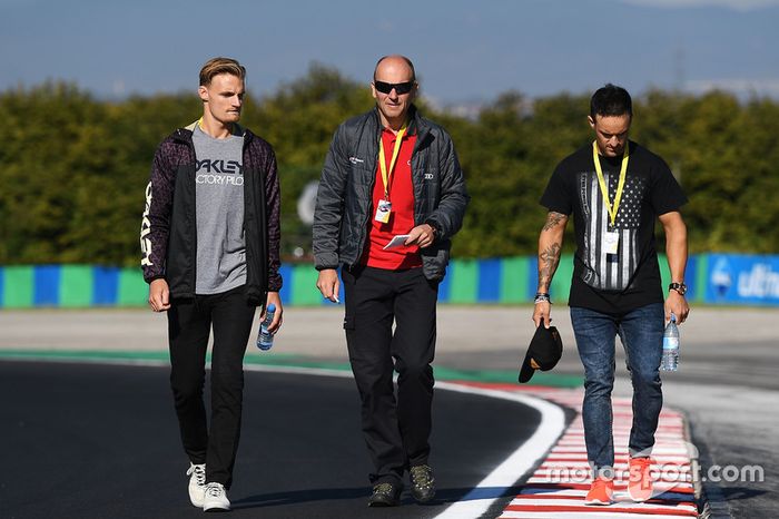 Xavi Forés, Chaz Davies