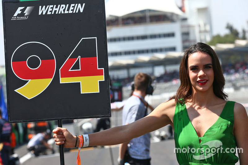 Grid girl for Pascal Wehrlein, Manor Racing