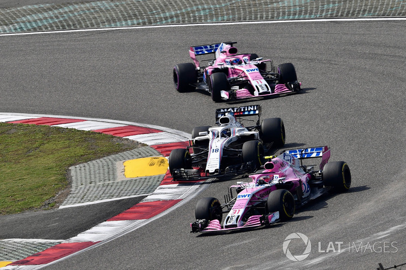 Esteban Ocon, Force India VJM11, Lance Stroll, Williams FW41 e Sergio Perez, Force India VJM11