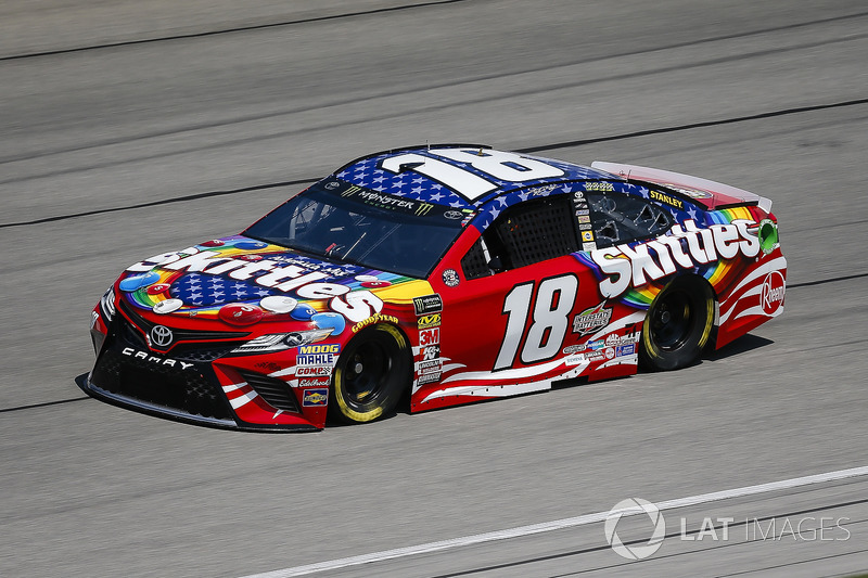 16. Kyle Busch, Joe Gibbs Racing, Toyota Camry Skittles Red White & Blue
