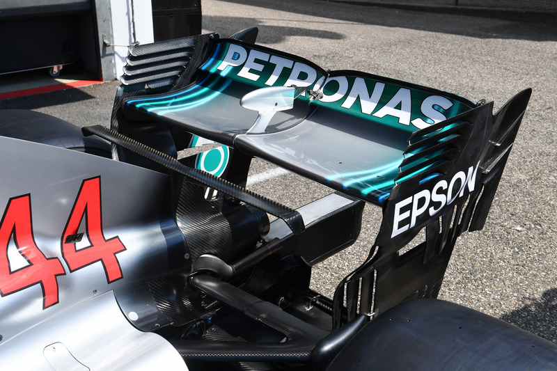 Mercedes-AMG F1 W09 rear wing