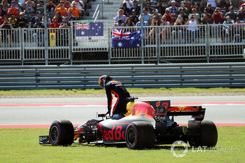 Daniel Ricciardo, Red Bull Racing RB13 retirado de la carrera