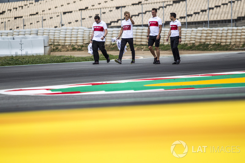 Marcus Ericsson, Sauber, cammina lungo il circuito